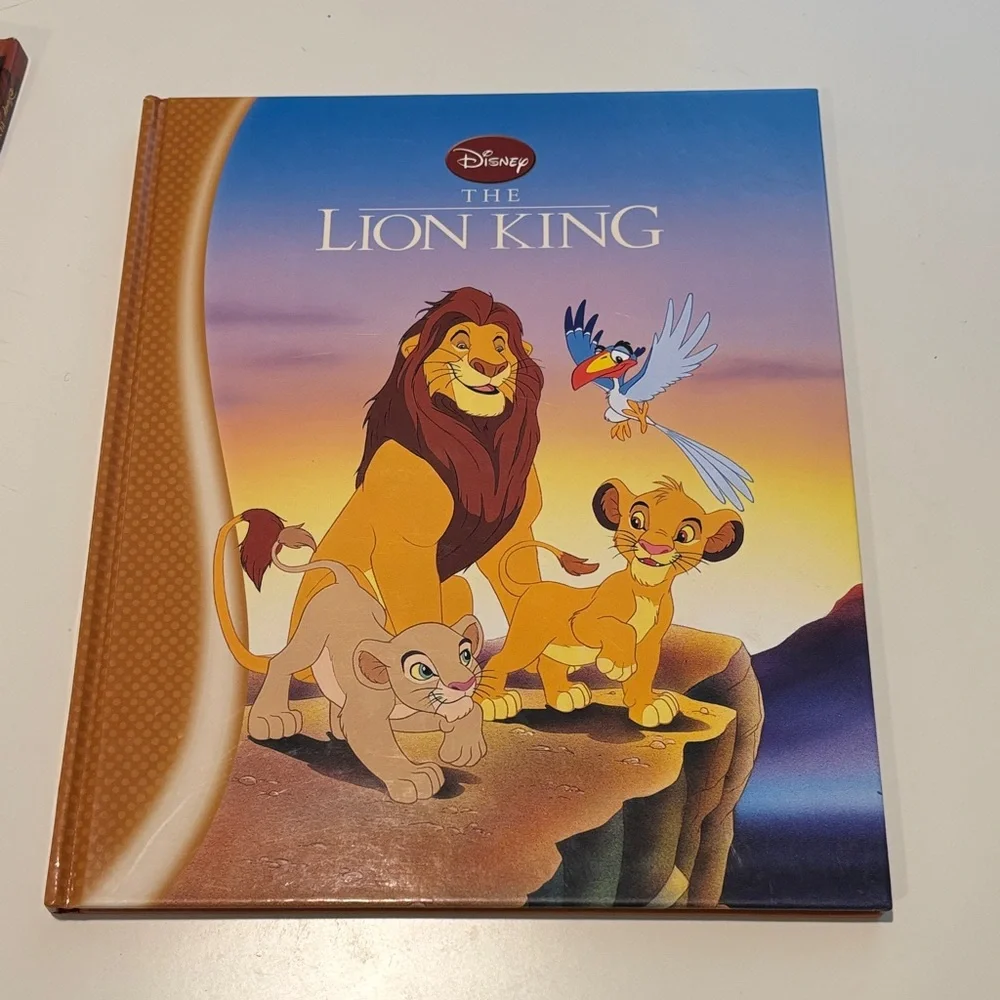 Classic Book Bundle Lot Toy Story 2 Lion King and Little Golden Books